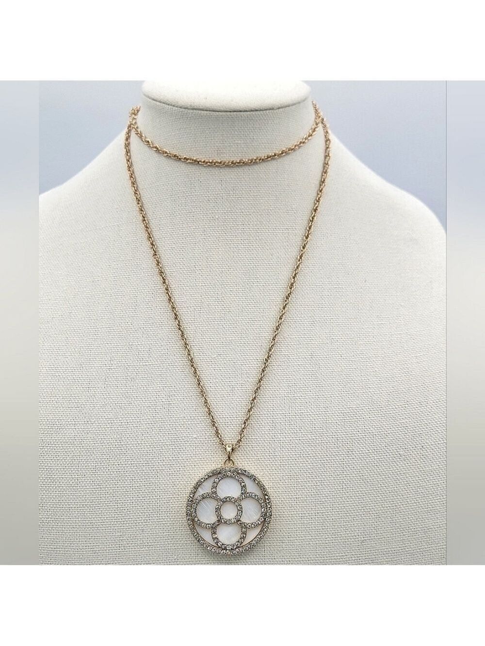 Quatrefoil Pendant Necklace #2280